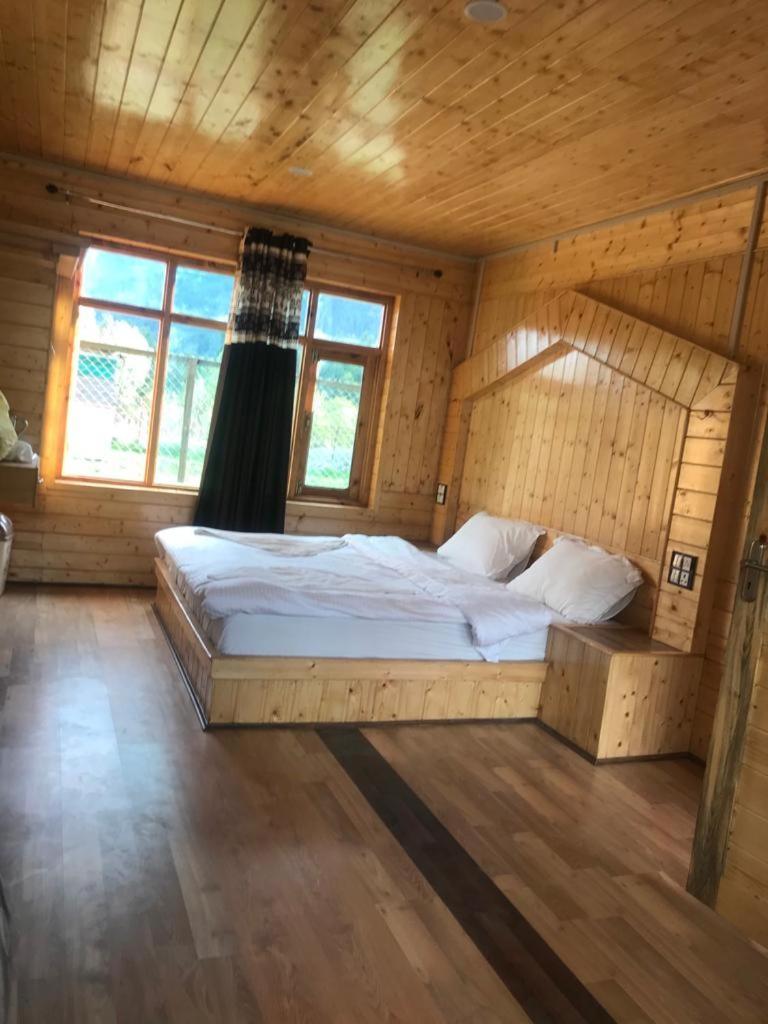 Pine Palace Resort Pahalgām Zewnętrze zdjęcie